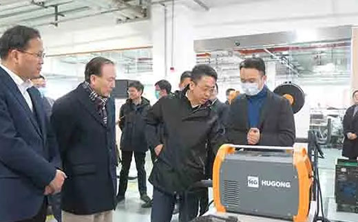 南昌市委常委、副市长王万征一行莅临上；；；；；；；evictor伟德官网集团总部考察